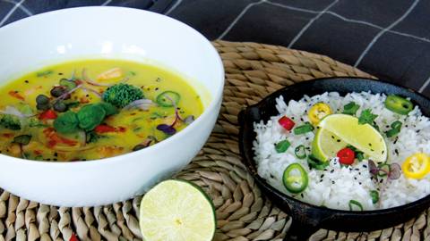 Veganes Curry mit Kokosmilch und Tofu